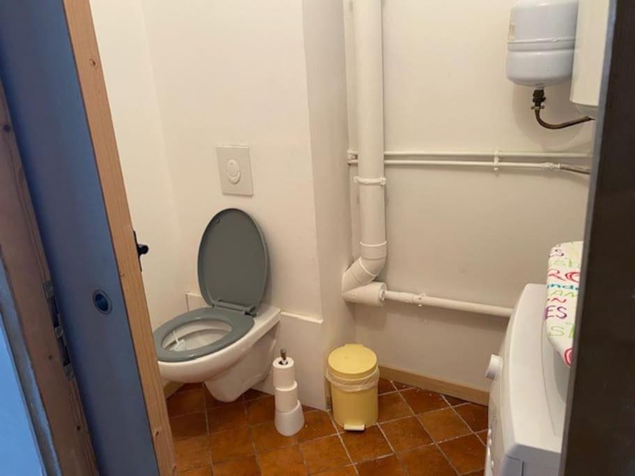 Maison De Ville Tres Calme Sées Eksteriør billede